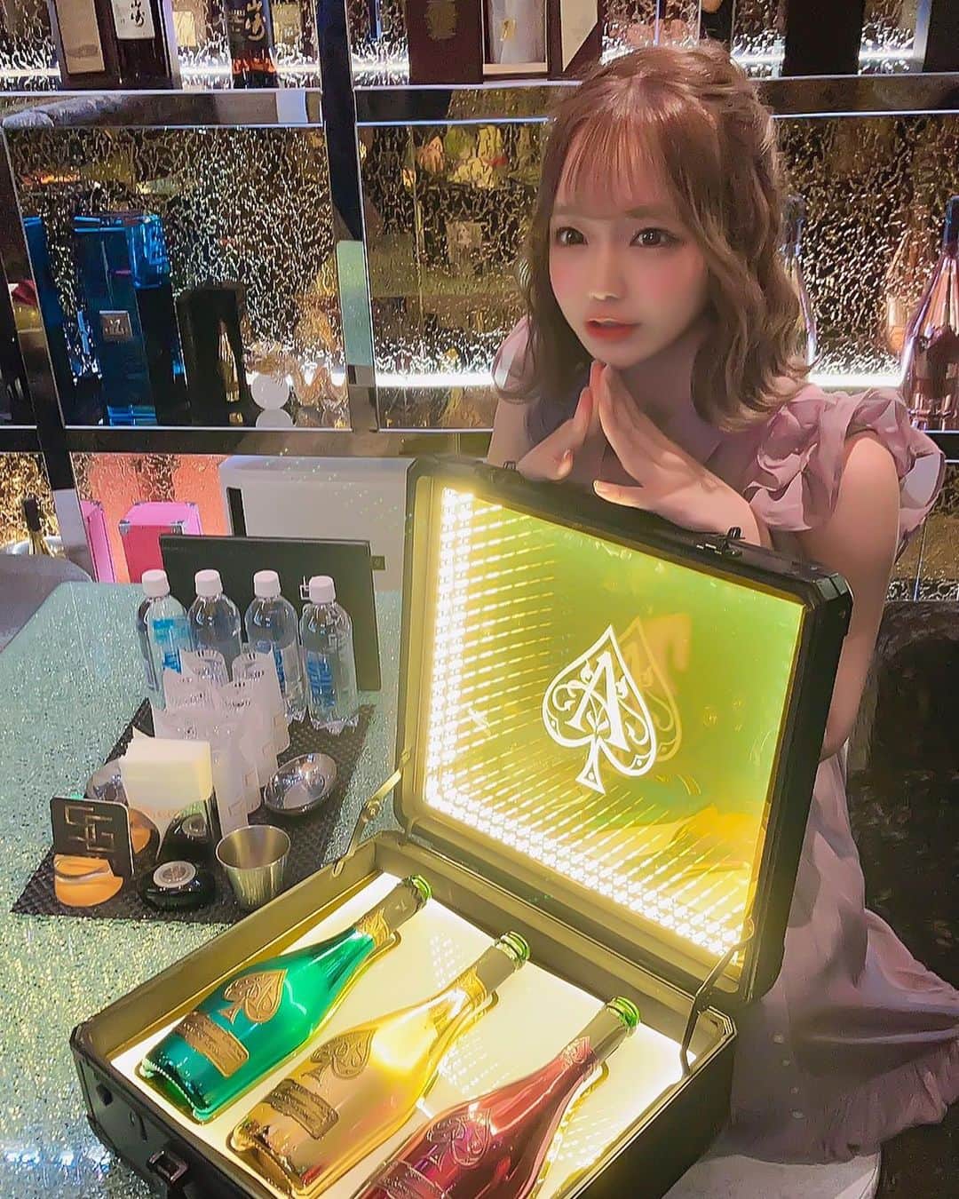 桜木せりなのインスタグラム：「キメ顔よりも不意なあほヅラの方が盛れてると言われたので🤥 . . . #あざとくて何が悪いの  #あざとい系女子  #アルマンド信号機 #名古屋 #錦 #錦3 #salondegold #キャバクラ  #キャバ嬢 #クラブ  #ニュークラブ #ラウンジ #自撮り #シャンパン #歌舞伎町 #六本木 #銀座 #北新地  #ミナミ #中洲 #すすきの #followforfollowback #いいね #followｍe #follow #かわいい #instalike #instagood #likesforlike  #いいね返し」