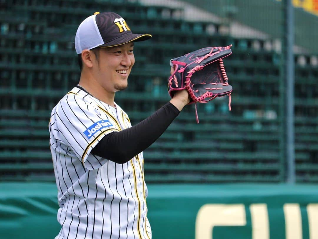 阪神タイガースさんのインスタグラム写真 - (阪神タイガースInstagram)「チームは今日も、甲子園球場で全体練習を行いました！  #梅野隆太郎 選手#青柳晃洋 選手#岩貞祐太 選手#植田海 選手#佐藤輝明 選手 #阪神タイガース #挑超頂」6月17日 13時22分 - hanshintigers_official