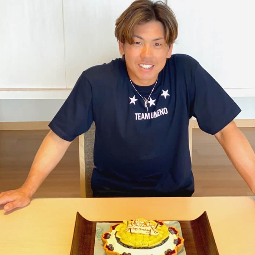 梅野隆太郎さんのインスタグラム写真 - (梅野隆太郎Instagram)「今日誕生日迎えました🎂  ファンの皆様いつも応援ありがとうございます！  明日からもまた頑張ります^ - ^  #阪神タイガース  #梅野隆太郎  #teamumeno」6月17日 15時15分 - ryutaro_umeno_official