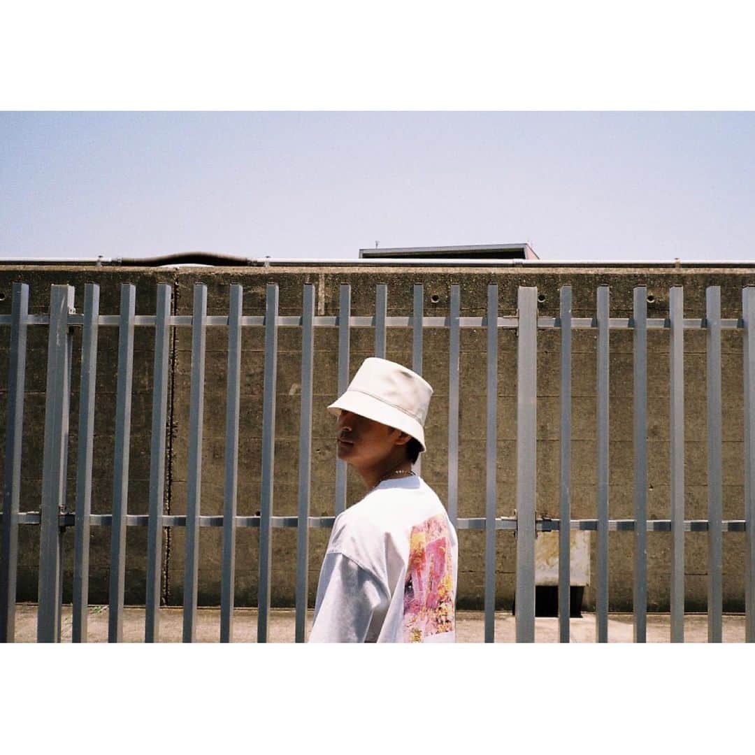 和田颯のインスタグラム：「💐💐💐 #contaxt2 #kodak #kodakcolorplus200 #ootd」
