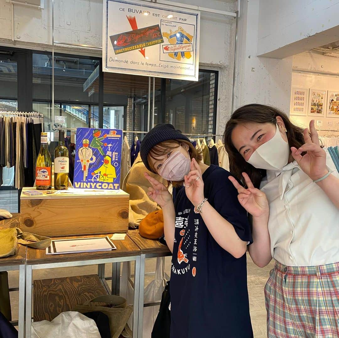 真奈さんのインスタグラム写真 - (真奈Instagram)「@le_pigeon_voyageur_official_jp さんの展示会へ〜🕊  かわいいすぎるアウター 一目惚れしてしまった。 届くのたのちみだな〜😭♡︎  今日は　@kirakuyu_1010 さん Tシャツネイビーver♡︎  #lepigeonvoyageur  #喜楽湯 #まなてぃのふく」6月17日 16時49分 - manatmnt0116