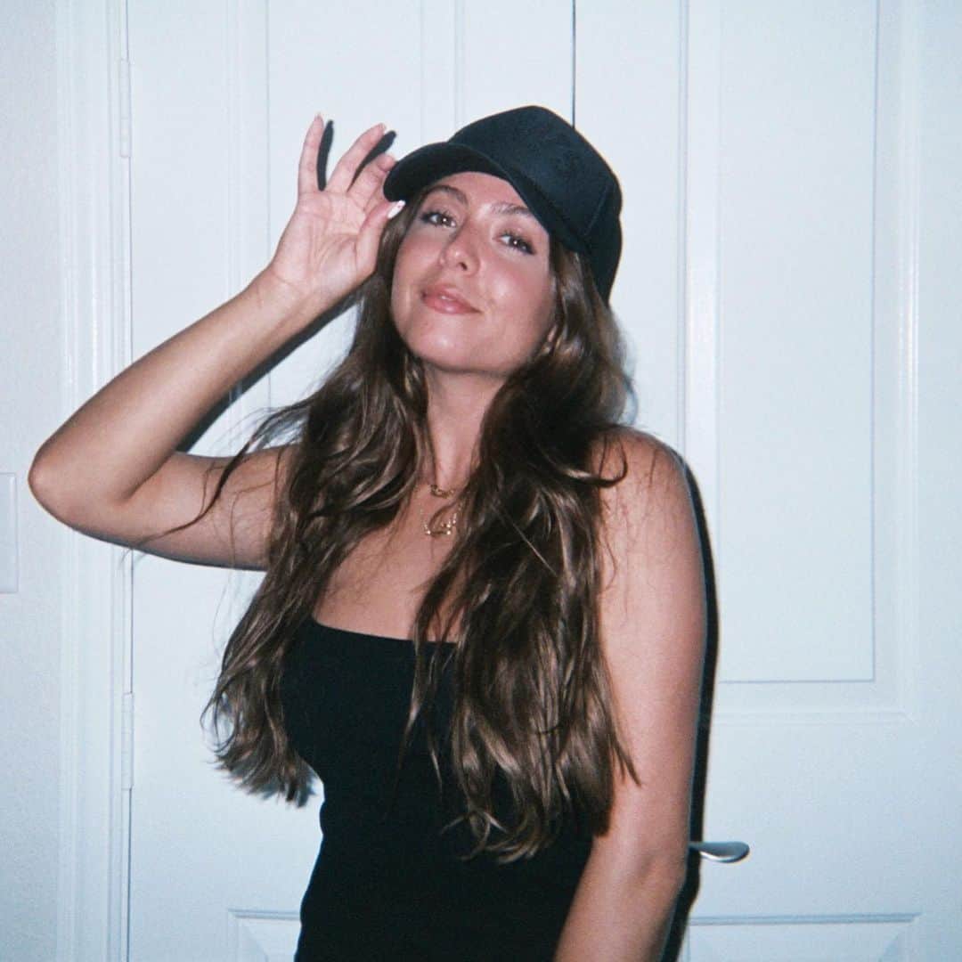 ジャック・レイ・パイルズのインスタグラム：「it’s a trucker hat summer ✨✨」