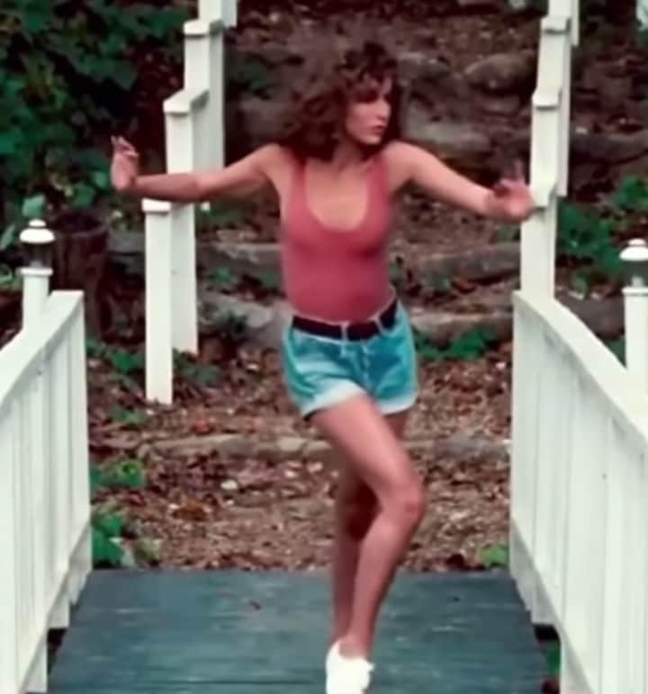 ダニエル・パナベイカーのインスタグラム：「Dancing through the week like… Dirty Dancing, 1987」