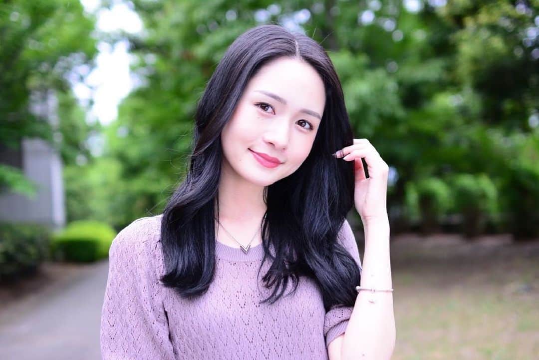 五十嵐みさのインスタグラム：「. 久々の投稿📸 . #ポートレート#レースクイーン#撮影#撮影会#一眼レフ#一眼#エモーション撮影会#黒髪#暗髪」