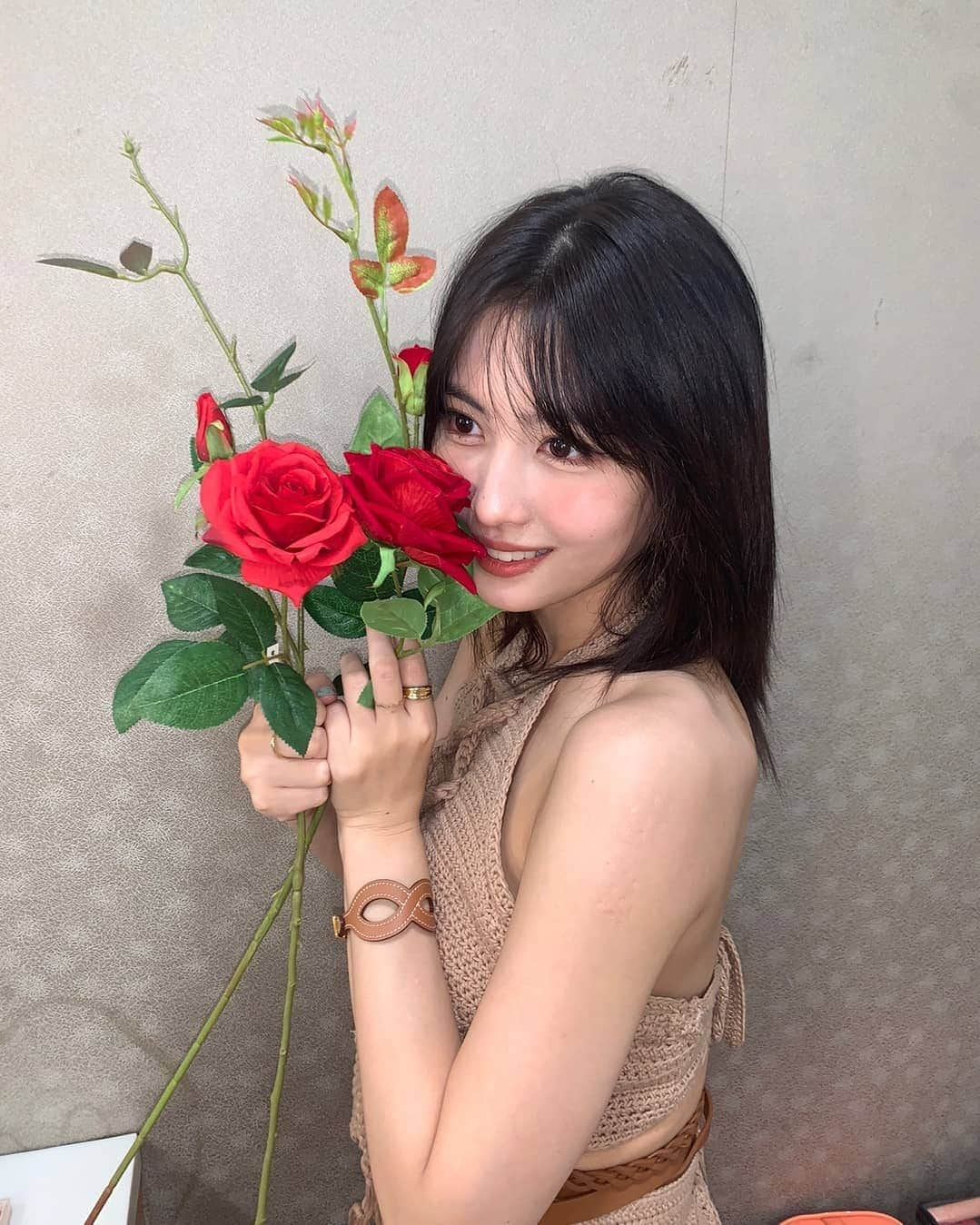 TWICEさんのインスタグラム写真 - (TWICEInstagram)「오늘 엠카 1위 너무 고마워요🍻🌹」6月17日 21時57分 - twicetagram