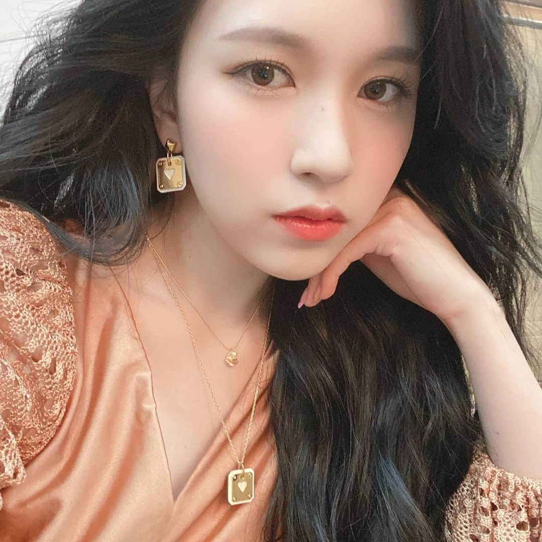 TWICEさんのインスタグラム写真 - (TWICEInstagram)「1위 감사합니다 🍹🌺」6月17日 22時21分 - twicetagram