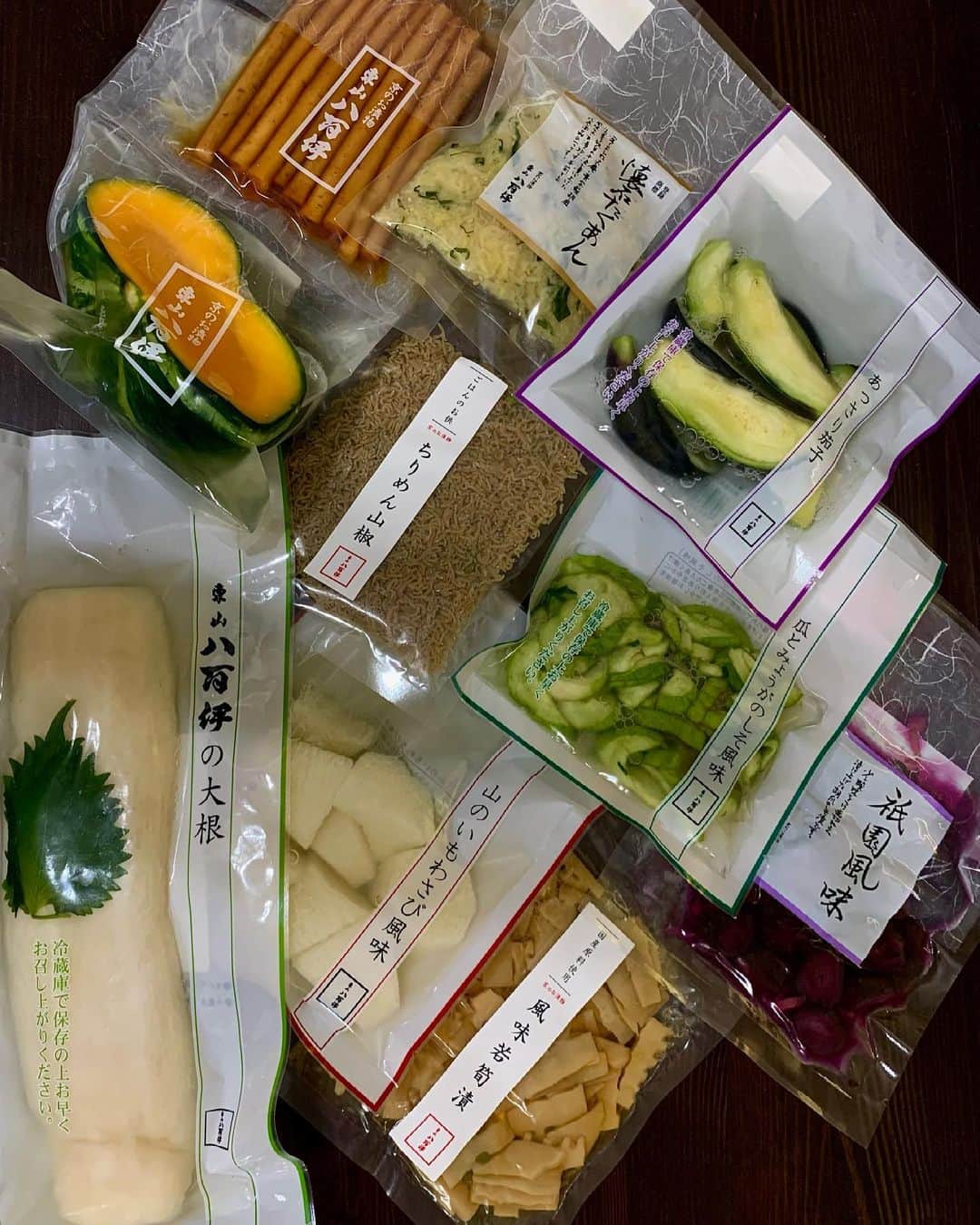 フィフィのインスタグラム：「素晴らしい！夏の #お漬物 を #京都 から送って頂きました♪ #東山八百伊 #おうちごはん」