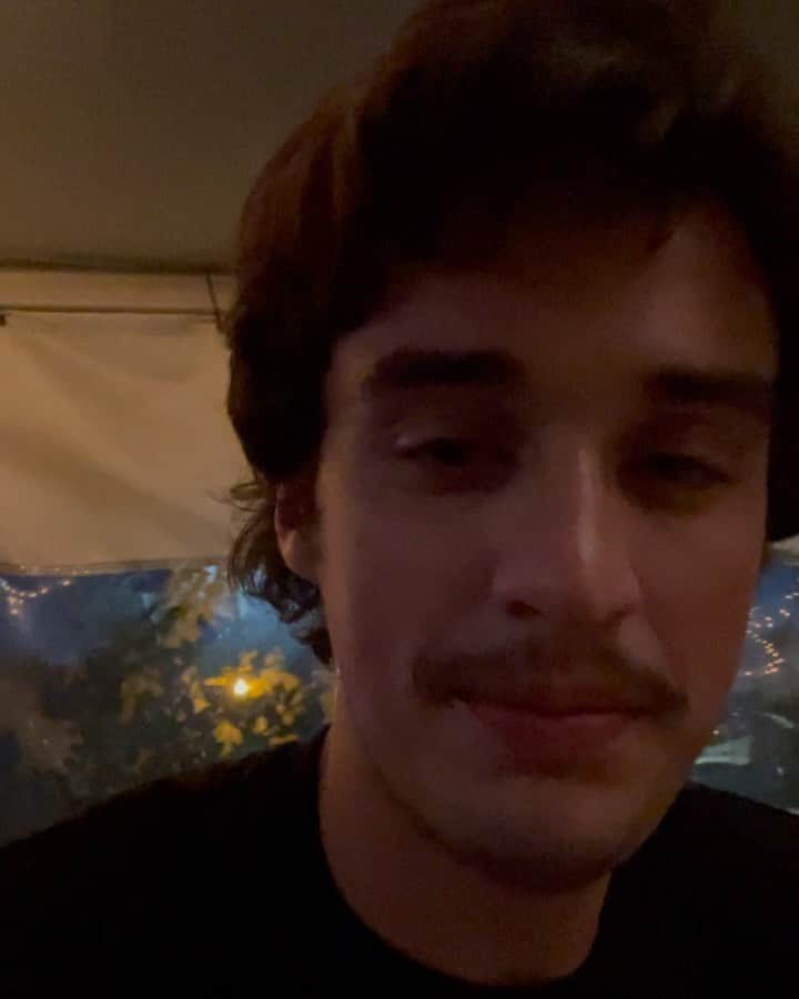 ジョーイ・ブラッグのインスタグラム：「We’ll need some time to readjust.」