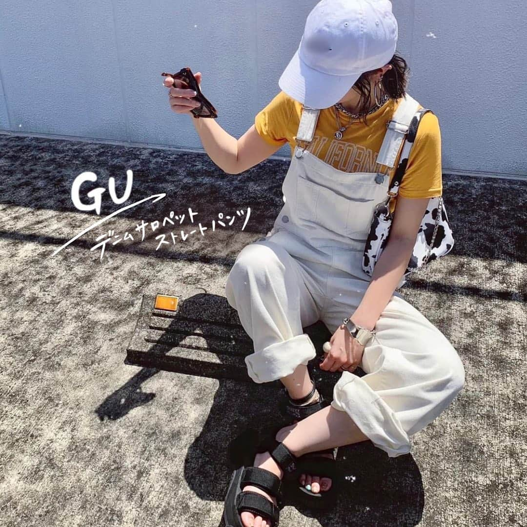 GU(ジーユー) さんのインスタグラム写真 - (GU(ジーユー) Instagram)「デニムサロペットストレートパンツをPick up！ ヘルシーなサロペスタイル✨裾をロールアップすれば、夏コーデに大活躍🌻とっても可愛いです😘華奢なトップスを合わせたら、絶妙なバランスで、良い感じのスタイリングに👍カジュアル推しの今こそ、挑戦したいトレンドアイテムです☝️🌟 是非、チェックしてみてくださいね💁‍♀️💕 ———————————— ☑︎デニムサロペットストレートパンツSD ¥2,490（通常価格） 品番:338002 ———————————— Pick Up Post @99_cem.1981 さん、ステキな投稿ありがとうございます😊 #GU #GUstyle #YOURFREEDOM #gu_for_all #GUKorea #GUHK #GUTAIWAN #ジーユー #GUコーデ #ジユジョ#デニムサロペットストレートパンツ #サロペット #デニムコーデ #夏コーデ #推しコーデ #リアルコーデ #プチプラコーデ #カジュアルコーデ #大人可愛い #今日のコーデ #今日のコーディネート #きょコ」6月18日 13時25分 - gu_for_all_