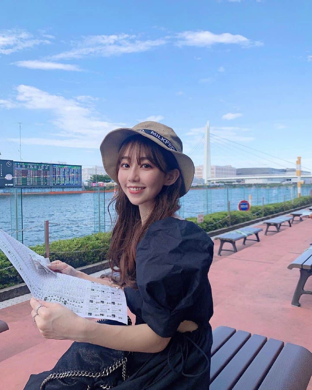 日野麻衣さんのインスタグラム写真 - (日野麻衣Instagram)「ボートレース戸田🚤❤︎ #イースタンヤング 観に行ってきました✨✨✨  優勝戦永井彪也選手の 2コースからの捲りを目の前で見れて、めちゃくちゃ感動しました😊かっこいい.... 興奮して隣にいたおじちゃんと一緒になって応援しました。笑  私は優勝戦永井選手から買っていたので、的中しました🎯❤︎ 優勝おめでとうございます🌸🌸  #イースタンヤング #ボートレース戸田」6月18日 14時12分 - hinomaiofficial