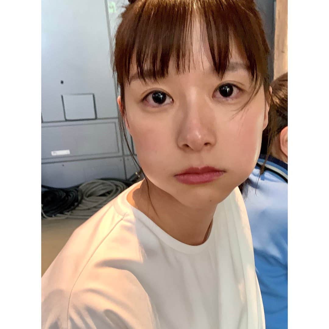 芳根京子さんのインスタグラム写真 - (芳根京子Instagram)「「神様が京子はたくさん口に入れておけるように、ほっぺた伸びるように作った」ってお母さんが言ってた。  #半径5メートル　#ふーみん」6月18日 22時44分 - yoshinekyoko
