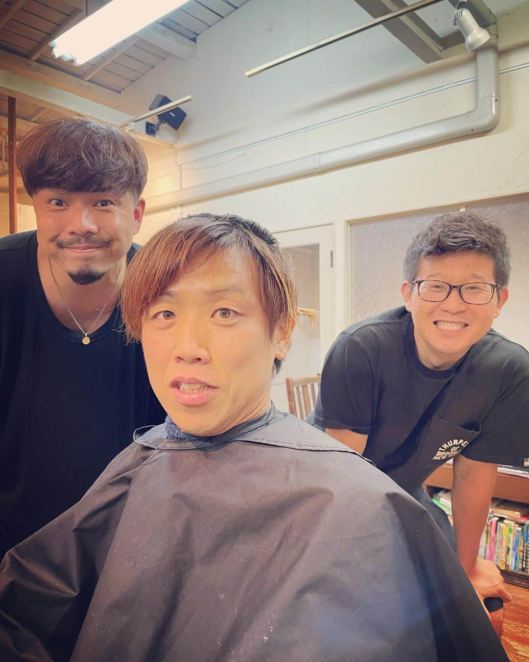 杉本知香さんのインスタグラム写真 - (杉本知香Instagram)「まさみくんシルバーアッシュ✂️✨ けんじるブルーアッシュ✂️✨ たかくらサッパリ✂️✨ 菊池くん白髪染め✂️✨  #中目黒美容室#シルバーアッシュ#ブルーアッシュ  #やまもとまさみ#R1チャンピオン #けんじる#食い込men #うちのガヤがすみません  #たかくら引っ越しセンター  #菊池健一 元#ギンナナ」6月18日 23時07分 - sugimotoc