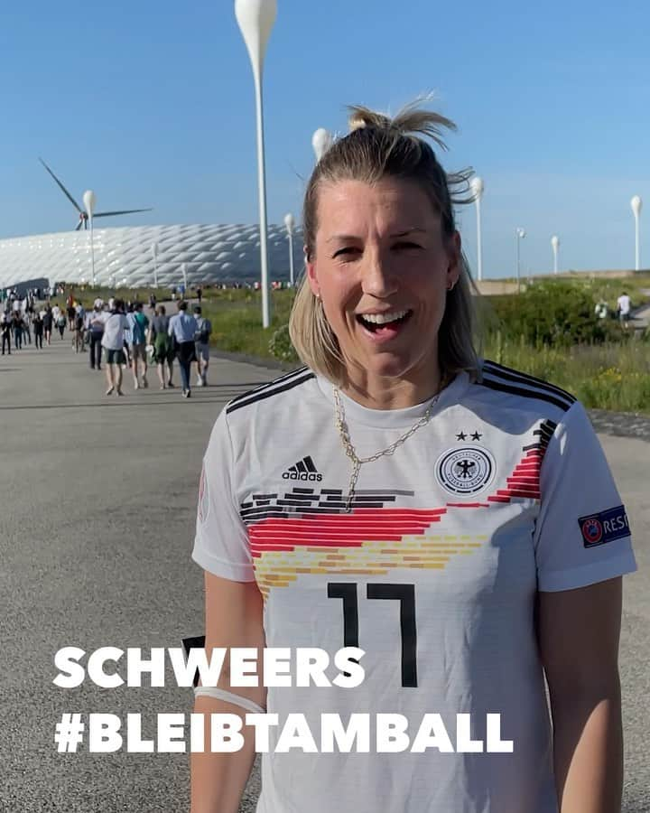 Verena Faisstのインスタグラム：「Stadionfeeling mit @hisense_germany ? Bitteschön 🥳 Impressionen zum ersten Gruppenspiel der Deutschen. Die Stimmung war doch schon mal mega. Wenn morgen dann auch noch das Ergebnis stimmt, sind wir noch zufriedener 😍 Auf geht‘s @dfb_team 👀 #wirbringendasstadionfeelingzudirnachhaus #hisense」