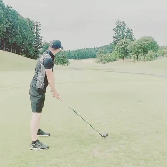 岡本篤志のインスタグラム：「いつかのゴルフ⛳️ . スイングが汚い^_^に納得できない。 アドバイスお願いします^_^ . この日はベストが出て80❗️悔しい❗️ . 70台まで頑張ろう。 . #ゴルフ#golf #golfstagram #golfswing  #golfwear #ゴルフ男子#アスリート #野球#プロ野球#埼玉西武ライオンズ」