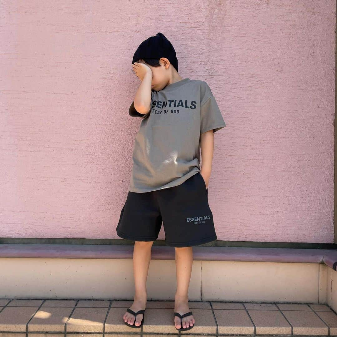 春名亜美さんのインスタグラム写真 - (春名亜美Instagram)「@essentials のKIDSめちゃくちゃ可愛い🤤🤤🤤 ・ ・ ・ #essentials #fogessentials #essentialskids #息子コーデ #男の子コーデ #fearofgod #fearofgodessentials」6月18日 15時11分 - amiharunaami