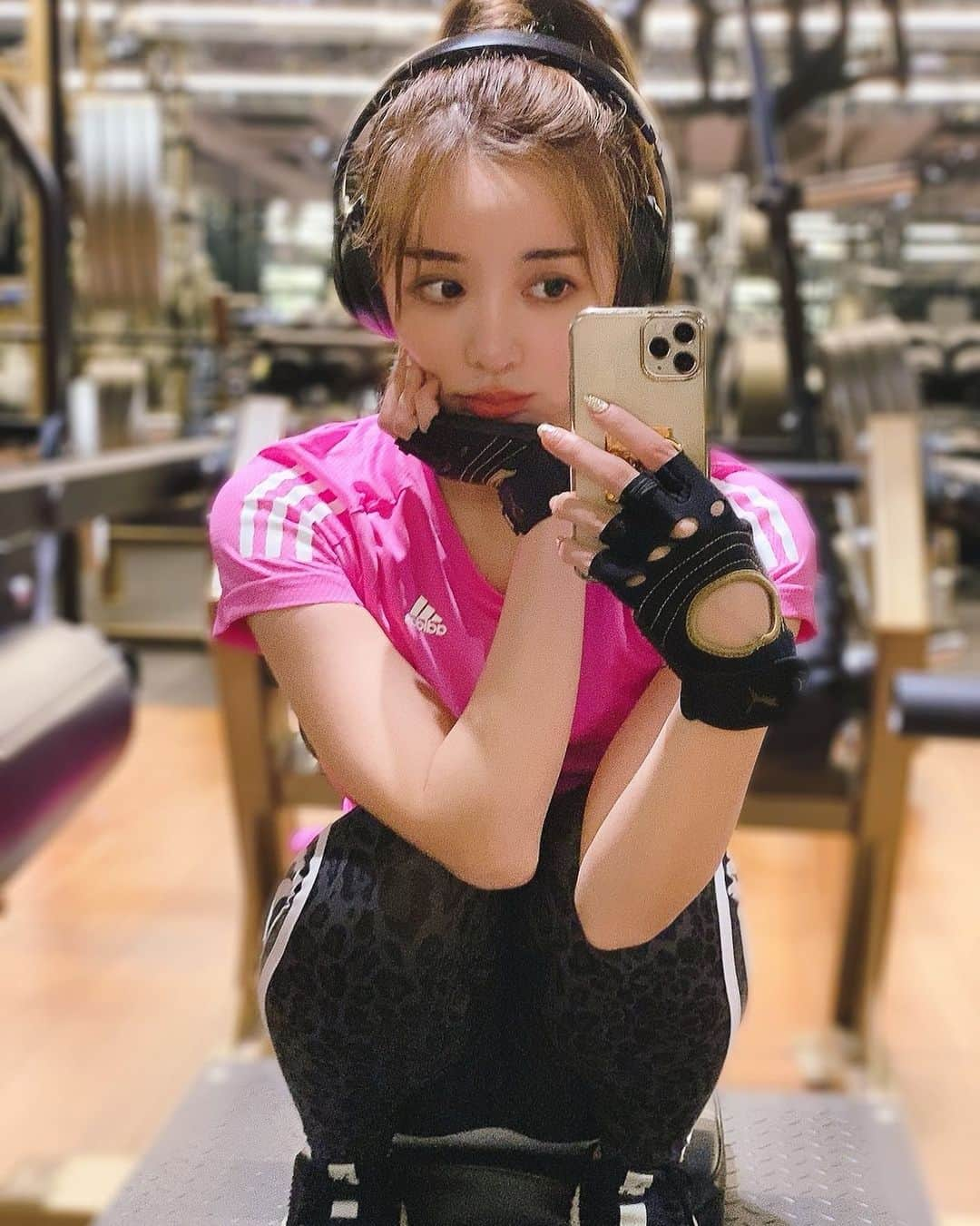 濱野りれさんのインスタグラム写真 - (濱野りれInstagram)「WORK OUT🔥 Eat a lot and working hard😋 Today is lower body day!! That said, my training is mostly lower😝 . トレーニングの日♥️ 今日は筋トレ前に 10分山登り有酸素→下半身トレ🔥 時短の時は筋トレ前にさっと 汗かいてから筋トレするのオススメ♥️ . #adidas #trainingday #trainingwear #workout #myday #gym #gymgirl #gymmotivation #adidastokyo #rexer #fitnessgirl #アディダス #トレーニング #ジム #アディダス #アディダスコーデ」6月18日 16時08分 - riregram