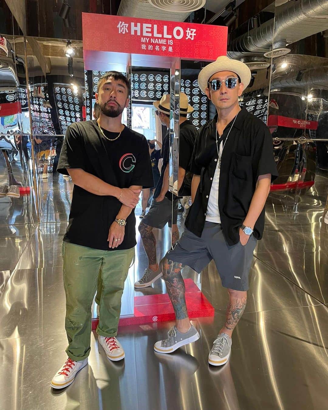 サム・リーのインスタグラム：「Hello 👋 @clot x @converse」