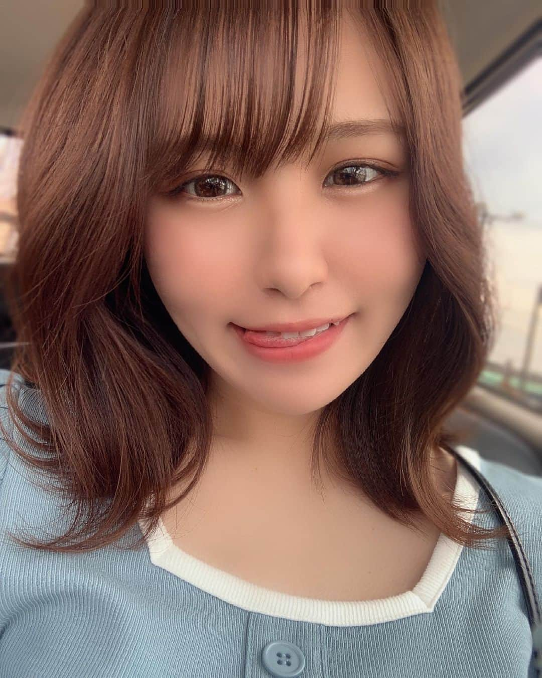 あすぽんのインスタグラム：「今日あちかったね🥵☀️ 明日からまた雨だから体調管理気をつけてね！ . . . #暑かったね#体調気をつけてね #サロモ#カットモデル #髪型迷い中 #likeme#followｍe #좋아요#팔로우미#친구해요#샐피」