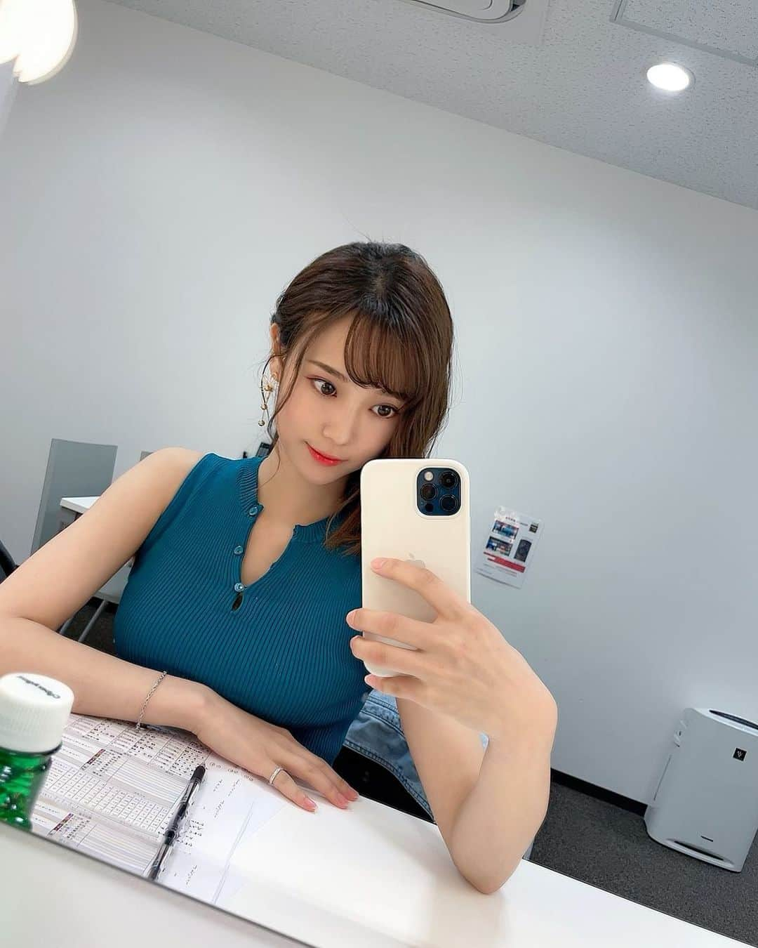 西原愛夏さんのインスタグラム写真 - (西原愛夏Instagram)「2日間、#高松宮記念杯競輪 SPありがとうございました‼️ここまで荒れるか!?と言うほどに荒れて難しかったけどラストレース当てれて良かったです🥲❤️ レジェンド山田さんの解説のおかげで勉強になりました(๑òᆺó๑)！ 楽しかったああ〜✿ﾟ❀.(*´▽`*)❀.ﾟ✿  明日は1年ぶりのプール撮影会🐠☀️ 夏満喫しましょう❄️🍧❤️  ✧*̣̩⋆̩ーーーーー最新告知ーーーーーーーーーーーーー✧*̣̩⋆̩☽ ･  平塚競輪場イメージキャラクター 就任 🐬 エレアリーナイトブラ 公式モデル👙  【6月】※確定済  4 東京 シネマハウス大塚 舞台挨拶　 8 AbemaTV ミッドナイト競輪 20:30~23:30 12 名古屋 シネマスコーレ 舞台挨拶　 13 大阪 シアターセブン 舞台挨拶 16 AbemaTV ミッドナイト競輪 20:30~23:30 17 AbemaTV 競輪SP 14:00~17:00 18 AbemaTV 競輪SP 14:00~17:00  19 Lilyプール撮影会 ⬅️ 20 AbemaTV ミッドナイト競輪 20:30~23:30 22 AbemaTV ミッドナイト競輪 20:30~23:30 24 AbemaTV ミッドナイト競輪 20:30~23:30 27 グライフ撮影会 ３部限定  🔻ヨガから始まる美女の休日 1~3話 放送中  🔻4月2日 劇場公開 映画｢ホムンクルス｣ 女子高生役  🔻6月4日 劇場公開 映画｢グレーゾーン｣ 黒崎一葉役    ♛ーーーーーーーーーーーーーーーーーーーーーーーー♛  ✨小学館 ｢月刊＋｣電子写真集 発売中 ✨1~4th DVD 発売中 ✨エレアリーナイトブラ 発売中 ✨LINEスタンプ『歯科衛生士アイドル西原愛夏』発売中  ✧*̣̩⋆̩☽⋆ーーーーーーーーーーーーーーーーーーーー✧*̣̩⋆̩☽⋆゜  👑西原愛夏 ブランド『M collection』販売中❀ アカウント(@m.collection2020 )  🎦YouTube 『まなかチャンネル』で検索🔎  Twitter🕊 manakanishihara で検索  ✧*̣̩⋆̩☽⋆ーーーーーーーーーーーーーーーーーーーー✧*̣̩⋆̩☽⋆゜  #西原愛夏#歯科衛生士#現役歯科衛生士#歯科衛生士タレント #歯科#白衣#タレント#グラビア#アイドル#女優#コスプレ #Cosplay#talent#model#idol#Japanese#japanesegirl#dentalhygienist #탤런트#아이돌 #치과위생사 #치과 #日本女星#天赋#偶像」6月18日 17時50分 - manakanishihara