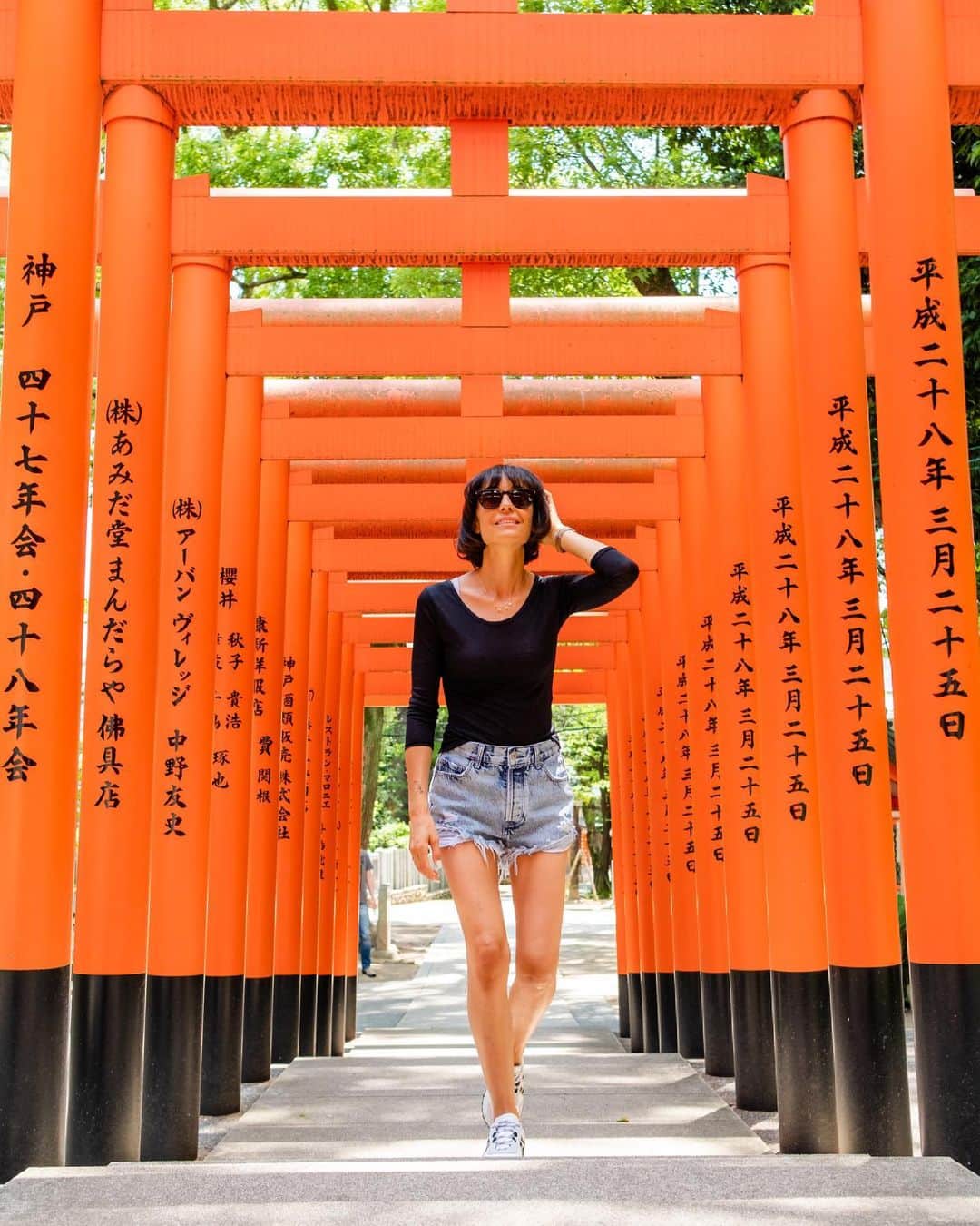 アンナ・オルティス（イニエスタの妻）さんのインスタグラム写真 - (アンナ・オルティス（イニエスタの妻）Instagram)「Descubriendo rincones mágicos en pleno centro de la sorprendente Kobe ✨⛩️  神戸の中心にある魔法のような場所を発見しました✨⛩️」6月18日 18時44分 - annaortiz34