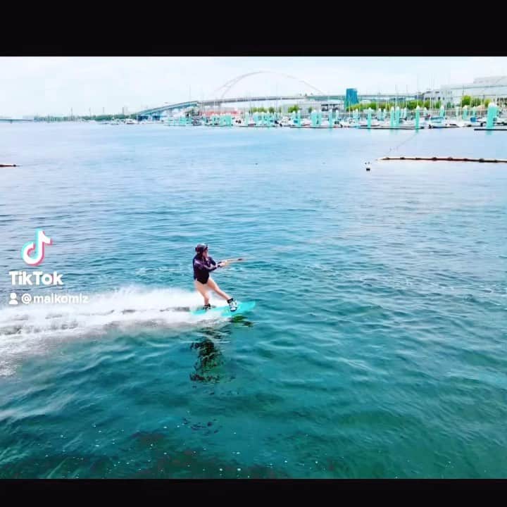 maikoのインスタグラム：「ケーブルパーク🏄‍♀️🏄‍♀️✨. 気持ち良すぎたぁ☺️✨✨. 普段と違う筋肉だから、筋肉痛が早ぃ笑♡. . ２枚目はDMで問い合わせたくさんきてた大阪の心斎橋にあるセレクトショップの　massimo さん😊✨ . 可愛すぎる服がいっぱぁぃ☺️💕💕. これからの季節に大活躍な服いっぱぃ嬉しすぎたっっ😋🧸💓💕. 嬉しぃと楽しぃと笑顔でいっぱぃの毎日に感謝🥰. . . 梅雨の雨も大好きだけど、. 晴れの日はもっともっと大好きっ笑笑🥰🥰✨.」