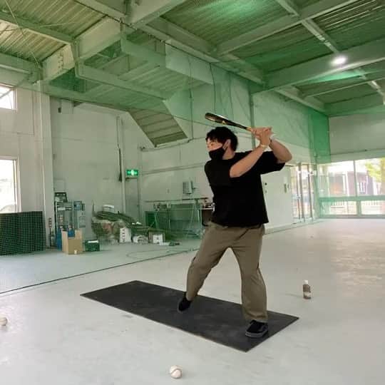 枡田慎太郎のインスタグラム：「練習。  目指せ草野球4番。  #仙台#野球#baseball」