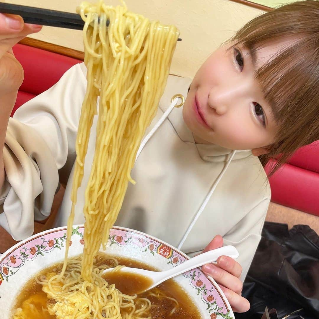 もえのあずきさんのインスタグラム写真 - (もえのあずきInstagram)「餃子ラーメン天津飯エビチリ酢豚カニたま麻婆豆腐🍜🥟💕  #ラーメン#天津飯#天津麺#餃子#餃子の王将 #エビチリ天津飯#大食い#大食い女子 #デカ盛りハンター #デカ盛り#大食いアイドル #もえあず#もえもえきゅんきゅん」6月18日 21時18分 - moeazukitty