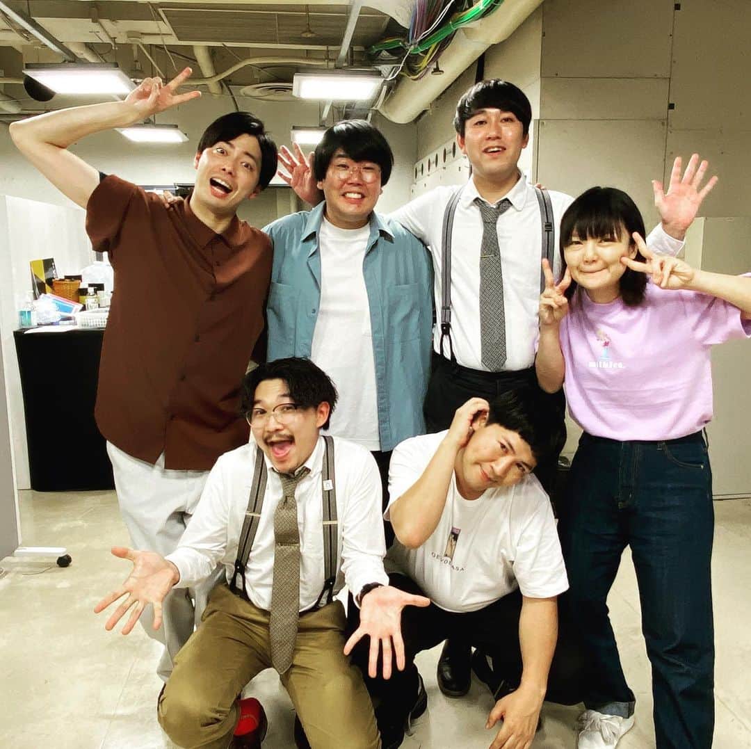 畠中悠のインスタグラム：「ABCお笑いグランプリ決勝行けましたー！ 写真に写ってない空気階段、さや香もいます！同期たくさん！この中で優勝してたくさんのおめでとうを浴びるつもり！ #ABCお笑いグランプリ #コットン #蛙亭 #空気階段 #さや香」