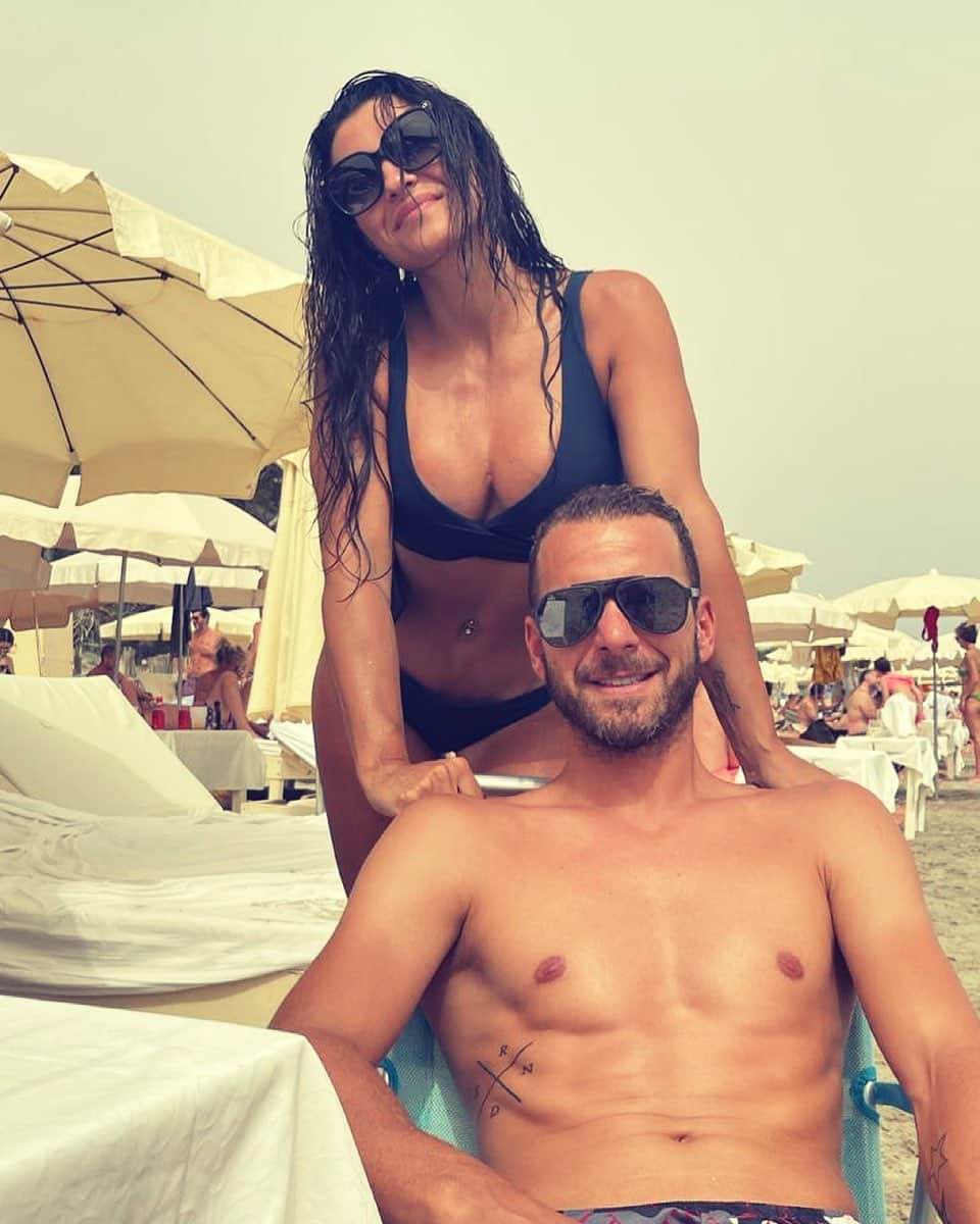 ロベルト・ソルダードのインスタグラム：「Enamorados de nuestra Ibiza 💙」