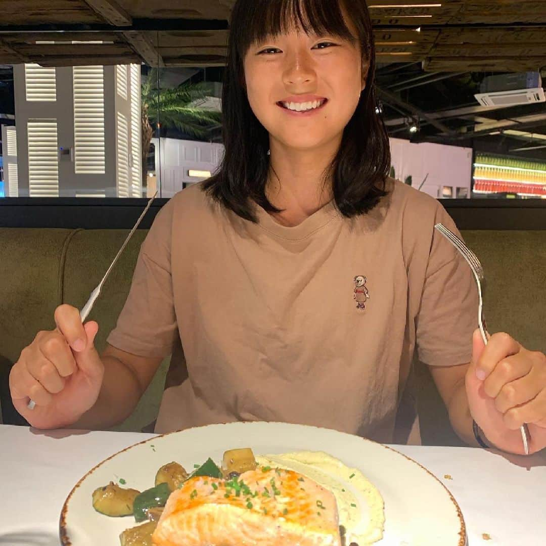 佐藤久真莉さんのインスタグラム写真 - (佐藤久真莉Instagram)「マドリード$25,000 2週目はベスト8でした！今週は６試合戦えたので試合感とテニスの内容は良くなって来てると思います！⁣ 今日ポルトガルに移動して明日からまた試合が始まります！毎週試合するのが懐かしい笑⁣ 頑張ります😆⁣ ⁣ ⁣ #テニス ⁣ #テニス女子⁣ #テニスウェア ⁣ #プロテニスプレイヤー ⁣ #スポーツ ⁣ #スポーツウェア ⁣ #スポーツ女子 ⁣ #武内総合会計⁣ #富士薬品 ⁣ #アドミラルアスレ⁣ #吉田歯科クリニック ⁣ #ヨネックス ⁣ #professionaltennis ⁣ #tennis ⁣ #tennisgirl ⁣ #tennisplayers ⁣ #sports ⁣ #admiralathletics」6月19日 17時31分 - himarisato_official