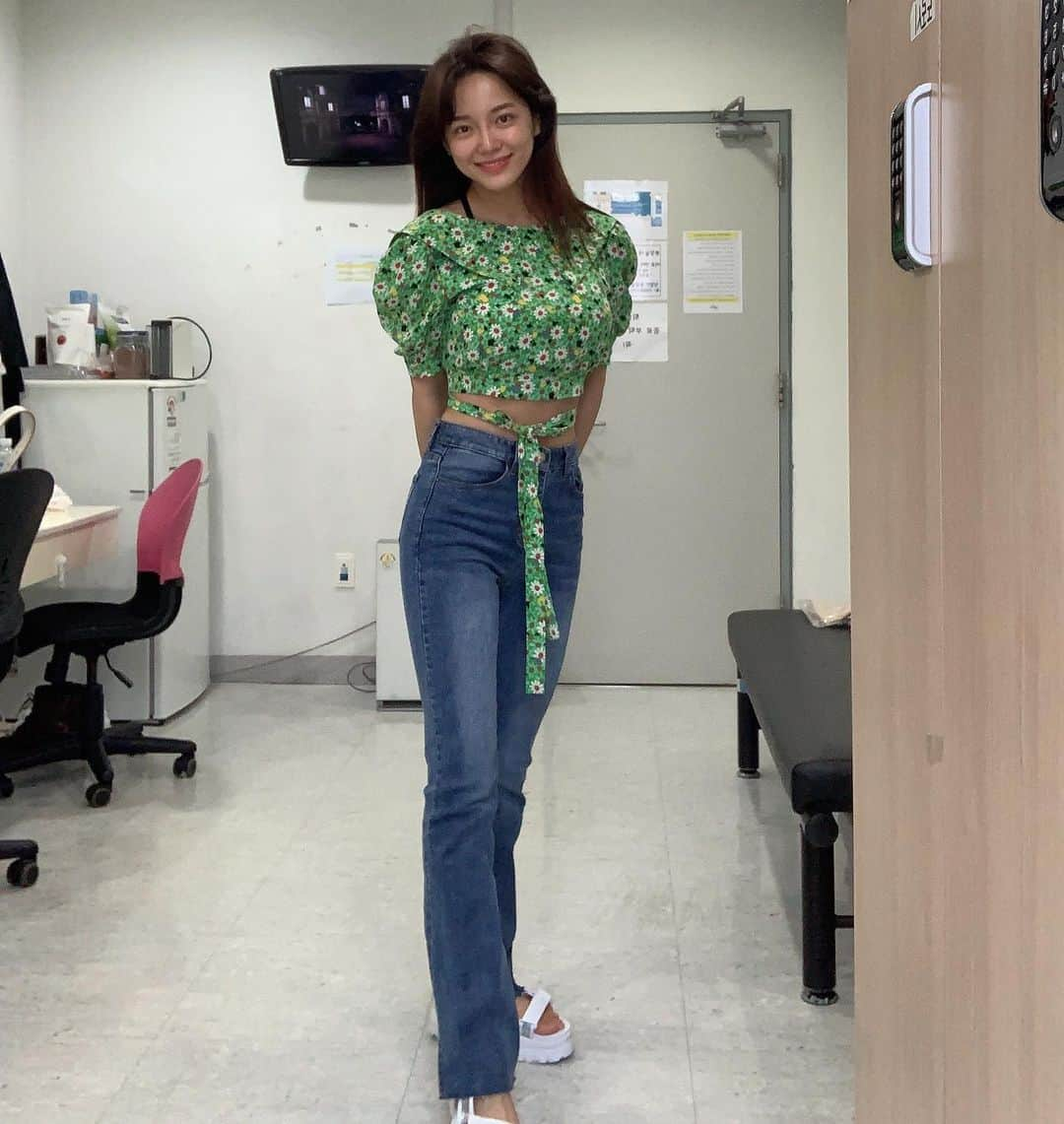 キム・セジョン（Gugudan SeMiNa）さんのインスタグラム写真 - (キム・セジョン（Gugudan SeMiNa）Instagram)「여름이군 그래💚💚」6月19日 11時42分 - clean_0828