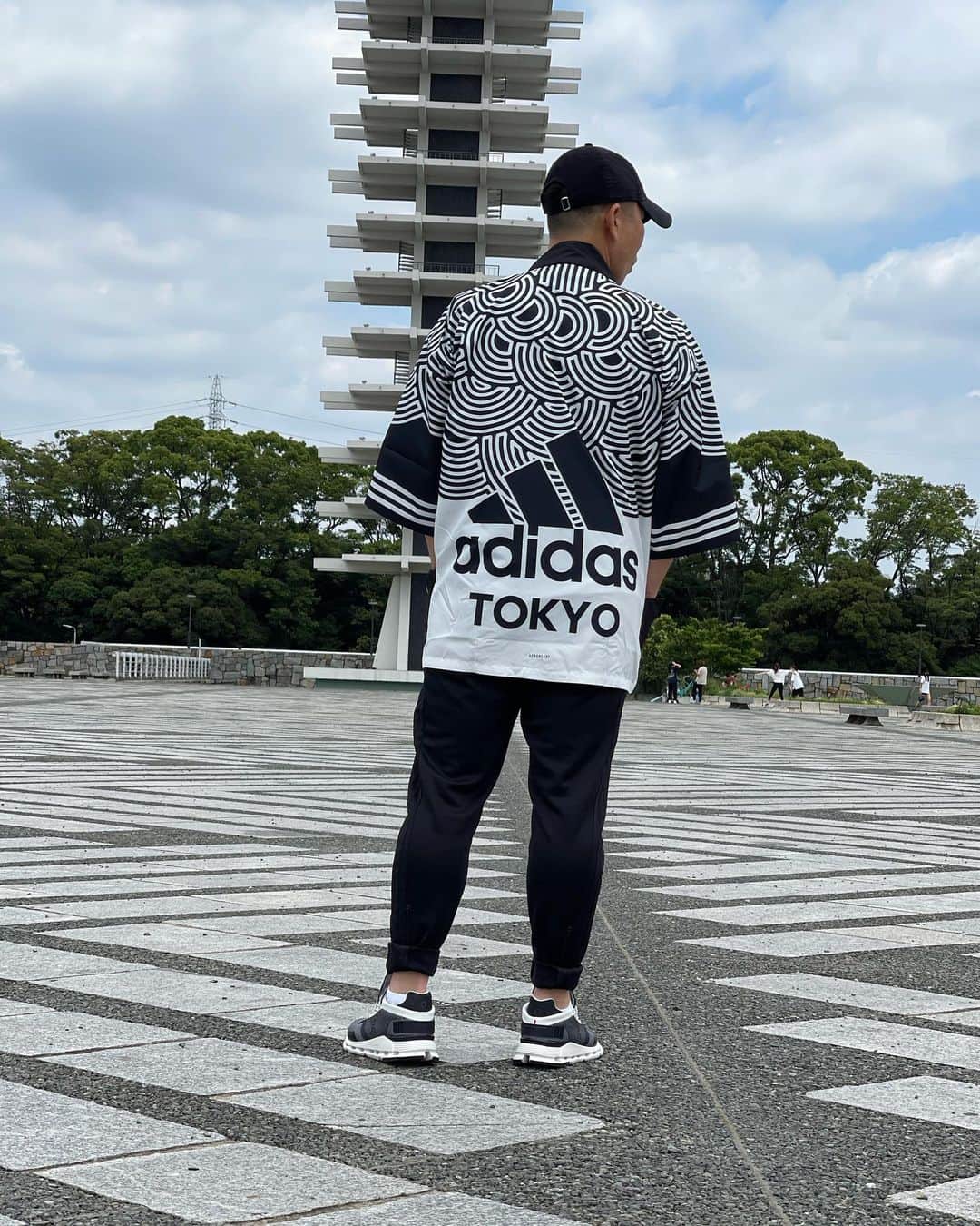前園真聖さんのインスタグラム写真 - (前園真聖Instagram)「アーティスト高橋理子さんとadidasとのコラボレーション 『HIROKO TAKAHASHI COLLECTION』 素敵なデザインの法被ジャケット👍 #takahashihiroko  #hirokotakahashi  #adidas  #アディダス #法被」6月19日 12時00分 - maezono_masakiyo
