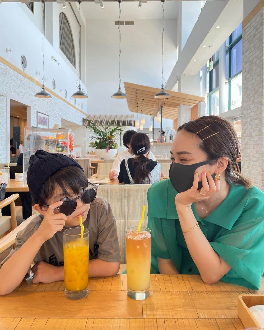 春名亜美さんのインスタグラム写真 - (春名亜美Instagram)「ひっっっっっさしぶりの @eggsnthings_jp 🥞🌈  Hawaii気分味わえてHappyでございました🌴 ・ ・ ・ #eggsnthings #男の子ママ #兄弟ママ #エッグスシングス #pancakes #brunch」6月19日 13時12分 - amiharunaami