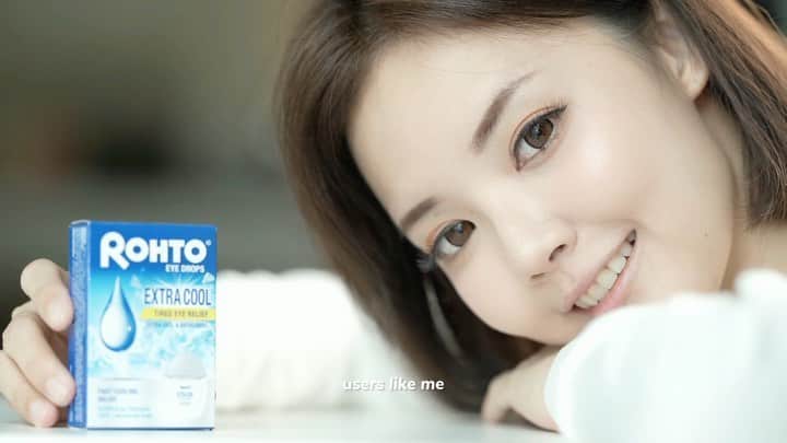 YingTzeのインスタグラム：「Are your eyes always tired from playing video games for lengthy periods of time? Look no further as I have the best solution for you: presenting the New Rohto Cool Eyedrops ! 💦  As a gamer/ streamer , I spend a lot of time on video games and my eyes tend to get blurry sometimes. These eyes drops not only refreshes and moisturises my eyes, but is also suitable and safe to use for contact lenses users like me !  Just reapply 5-6 times each day to keep your eyes looking fresh! ❤️  Check out @rohtoeyedropsmy for more information !  #RohtoEyeDrops #RohtoForDigitalEyeStrain #RohtoExtraCool」