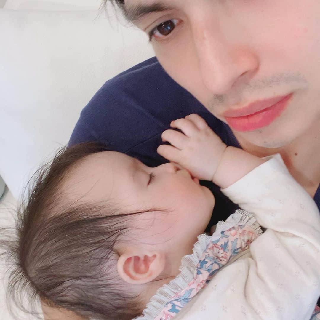アレクサンダーのインスタグラム：「綺麗な横顔❤️」