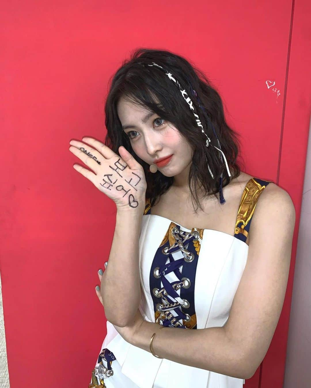 モモさんのインスタグラム写真 - (モモInstagram)「it writes: ONCE, I miss you ♡ -  #MOMO #트와이스 #모모 #平井もも #もも #TWICE」6月19日 16時01分 - momojype