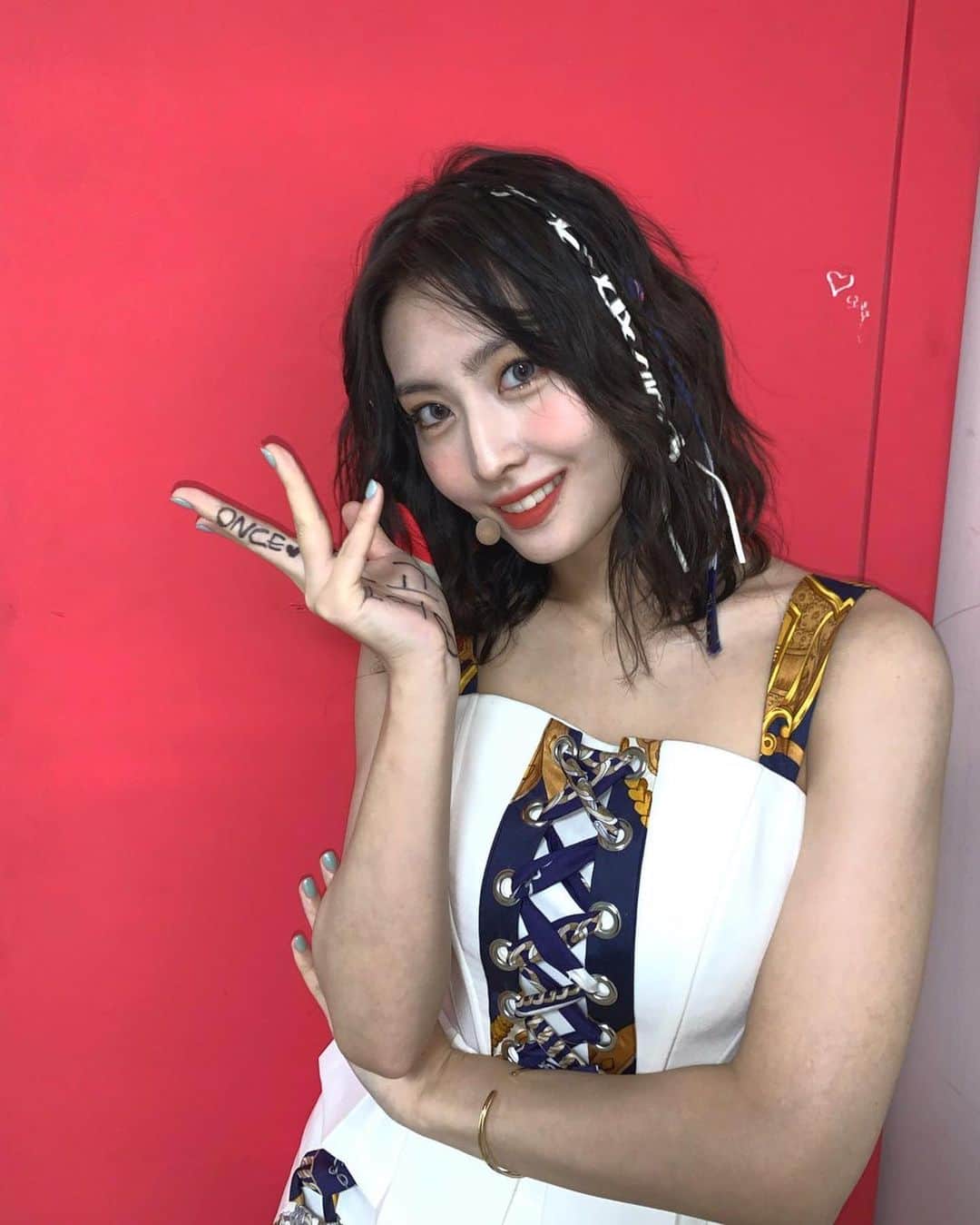 モモのインスタグラム：「it writes: ONCE, I miss you ♡ -  #MOMO #트와이스 #모모 #平井もも #もも #TWICE」
