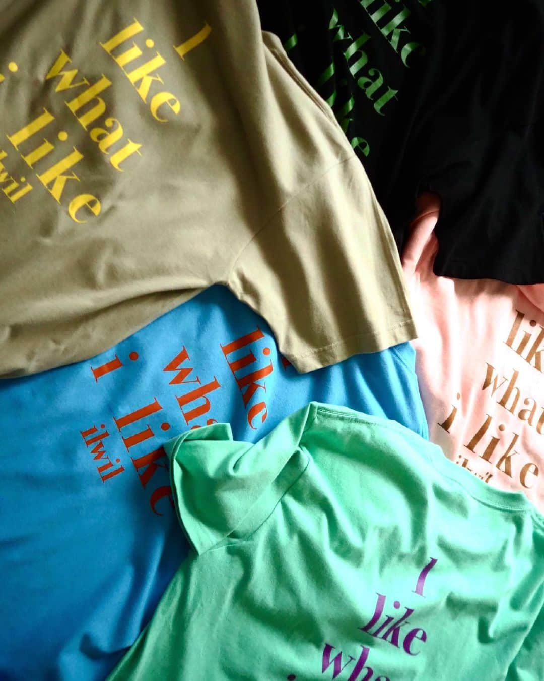 團遥香さんのインスタグラム写真 - (團遥香Instagram)「Tシャツの新色💛 6色ともにめちゃくちゃお気に入りっ 色も配色も全部決めて作ったよ☺️ みんなで考えたTシャツも販売されたからチェックしてね💛  @ilwil_official」6月19日 19時05分 - haruka_dan_official