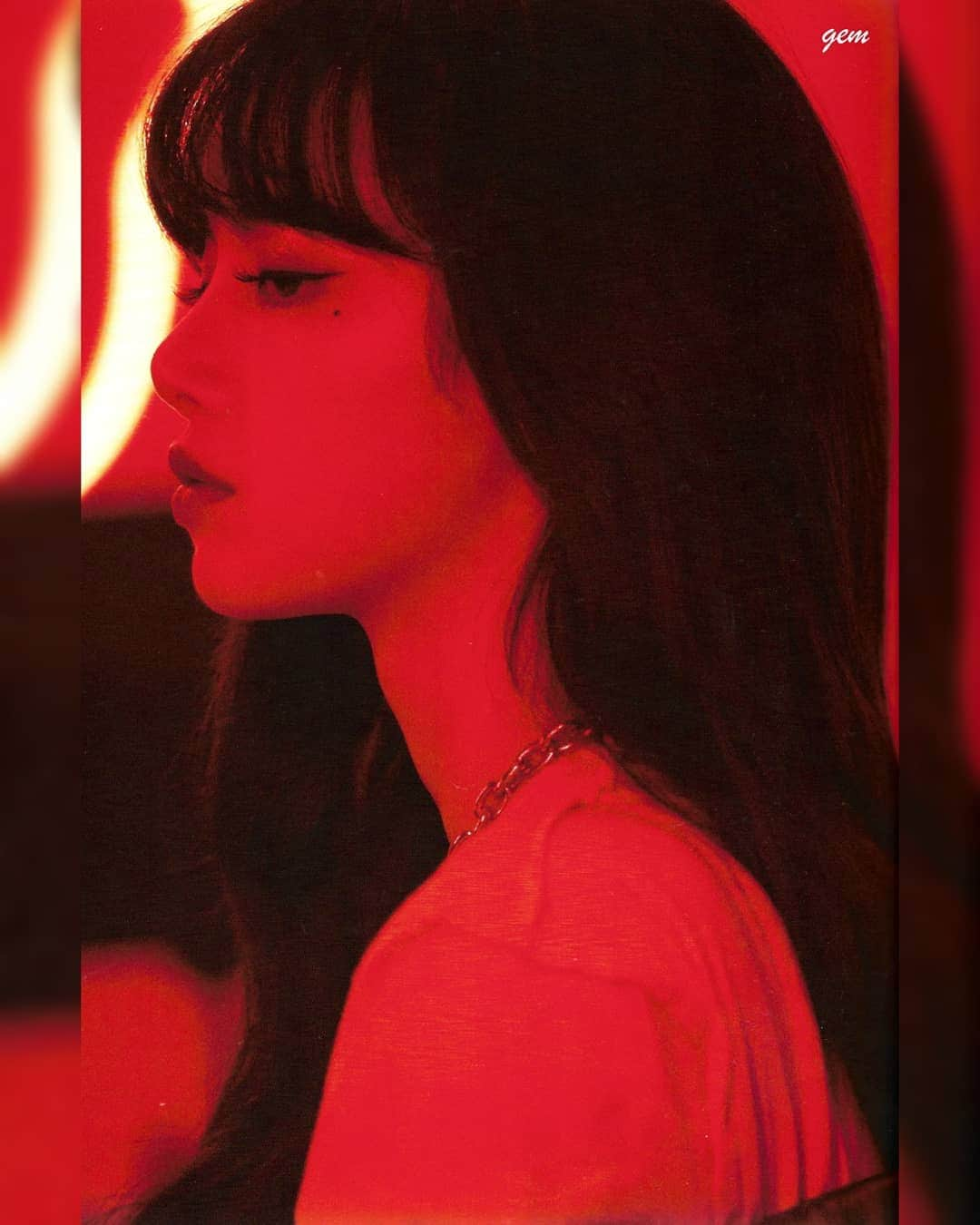 リサさんのインスタグラム写真 - (リサInstagram)「[SCAN] The Show DVD Photobook - P1 . . © lisamygem & persona . #LISA #LALISA #리사 #블랙핑크 #BLACKPINK #LALISAMANOBAN #LALISAMANOBAL #blackpinklisa #lisablackpink」6月19日 20時36分 - lisa.blackpink