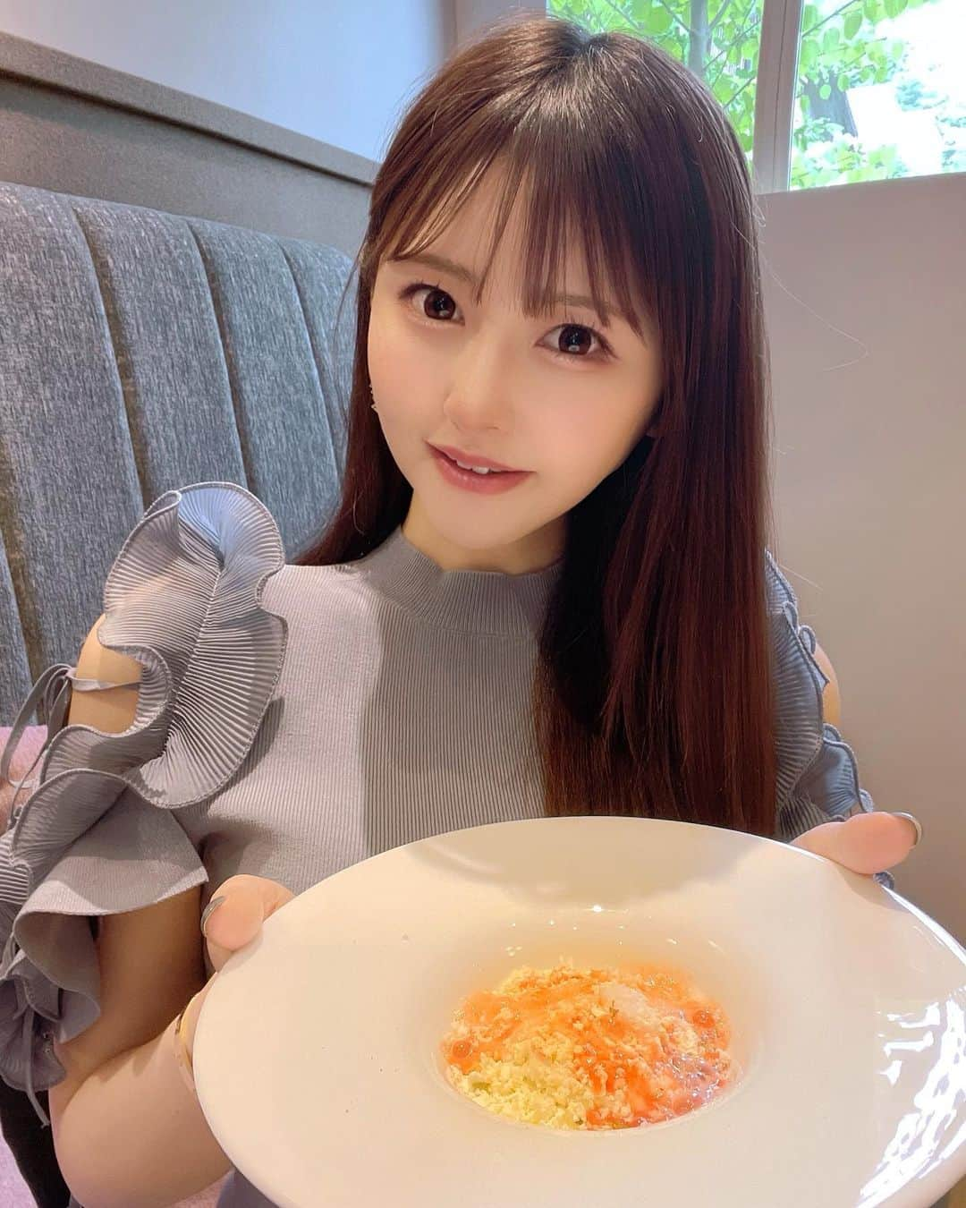 RINKAさんのインスタグラム写真 - (RINKAInstagram)「美味しすぎてもういきたい🤤🤍 . 違うコースも食べたいから またいこーっと👱🏻‍♀️🤍🤍🤍 . #北海道グルメ#北海道ランチ#札幌グルメ#札幌フレンチ」6月19日 21時22分 - rinka.716