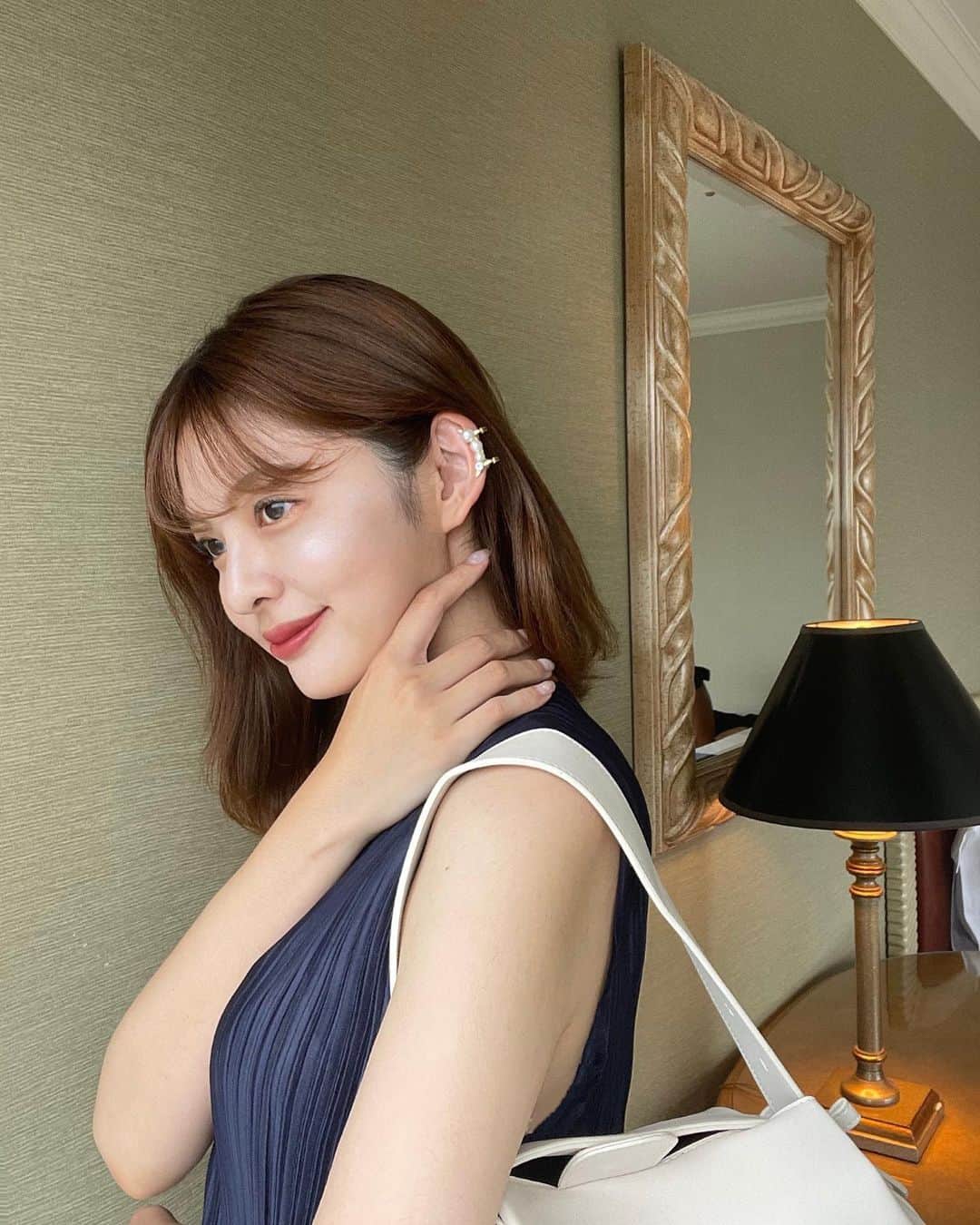 chiharuさんのインスタグラム写真 - (chiharuInstagram)「顔周りを華やかにしてくれるイヤーカフ✨  しっかり安定感があるので、 イヤーカフ初心者の私にもぴったりでした☺️🤍  #vollmondfurmarikokaji  #styevoice #三連パール三日月イヤーカフ」6月19日 21時28分 - chii.pink