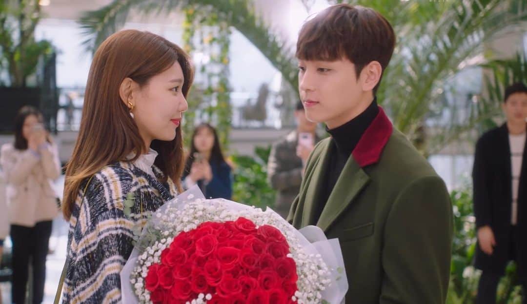 チェ・テジュンのインスタグラム：「마지막까지 그래서 나는 안티팬과 결혼했다를 사랑해주신 여러분께 정말 감사합니다. 촬영 하는 내내 도와주신 감독님 스탭분들 또 배우분들 모두 진심으로 감사합니다 보고싶습니다. 후준을 만나서 너무 행복했고 즐거웠습니다. 마지막회를 보는 저도 많이 아쉽고 촬영했던 순간순간들이 많이 생각납니다. 사랑해주신 많은 분들께 진심으로 감사하고 사랑합니다 ❤️」