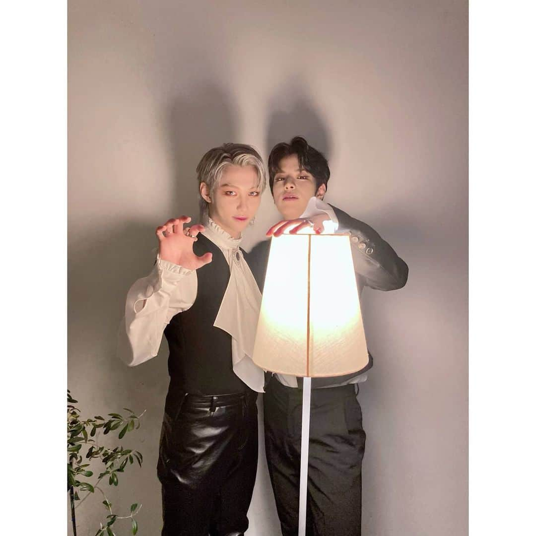 Stray Kidsさんのインスタグラム写真 - (Stray KidsInstagram)「오늘 밤 나는 불을 켜🕯 💡💡💡💡💡 할아버지는 어디갔을까...😬  #승스타그램 #오늘밤나는불을켜」6月20日 0時34分 - realstraykids