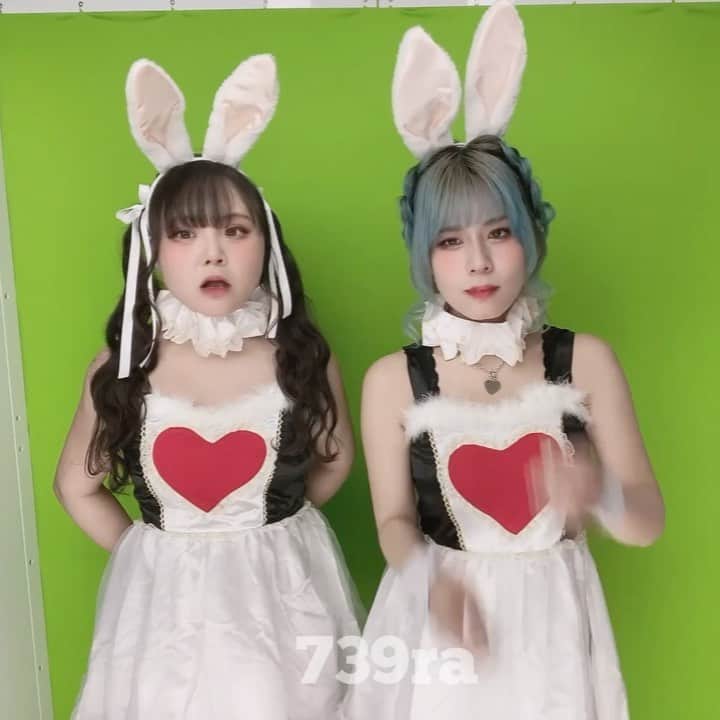 のインスタグラム：「#プリクラ動画 #全編はFantiaで #うさぎコスプレ  #RTは可愛いの再放送 ──────────────── #ショートカット女子 #インスタグラビア #派手髪ショート #派手髪女子 #派手髪 #グラビアモデル #コスプレイヤー  #cosplayersofinstagram #cosplayer #cosplaygirl #kawaiigirl #cosplaylife #cosplaying #코스프레 #角色扮演 #gravure ────────────────」