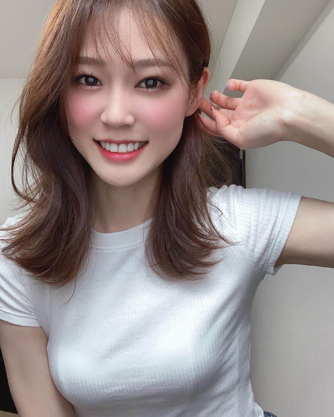 橘香恋のインスタグラム：「おはようございます❤️‍🔥   前回の投稿に イイネとコメントありがとうございます🥰    金曜日（´-`）.｡oO✨    今日は何時に起きましたか🥱💭？？」