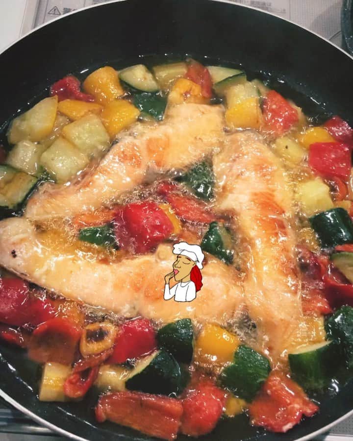 木村真野のインスタグラム：「真鱈でも美味しいけど鮭の方が好きかも🤩🤩 #mayasaya #ご飯」