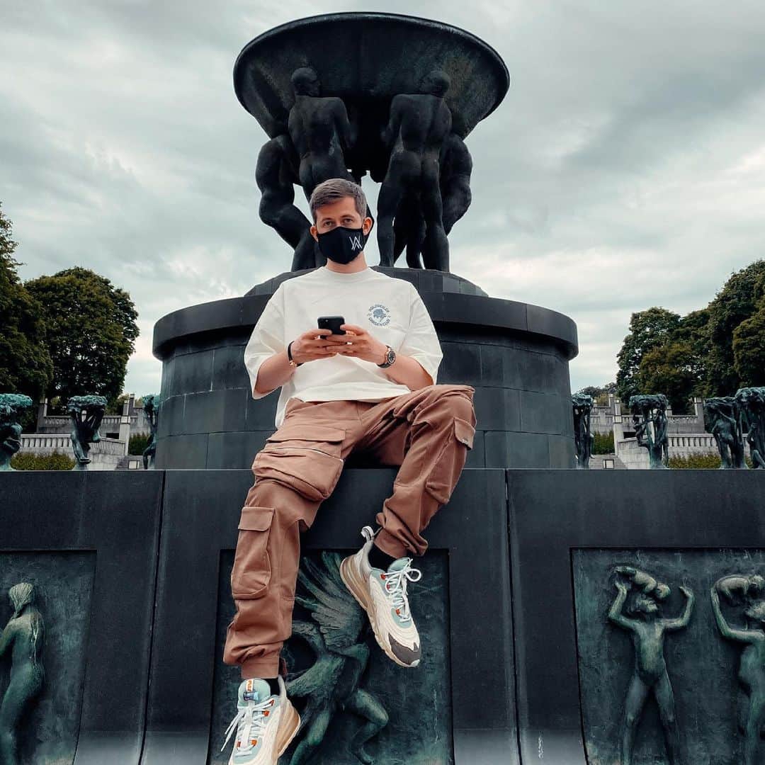 アラン・ウォーカーのインスタグラム：「being a tourist in my own country🇳🇴」