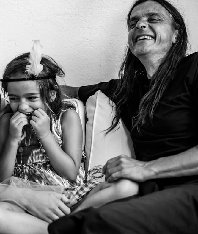 のインスタグラム：「Happy Father’s Day @igorvishnyakov We love your laugh ❤️ 📸: @candytman」