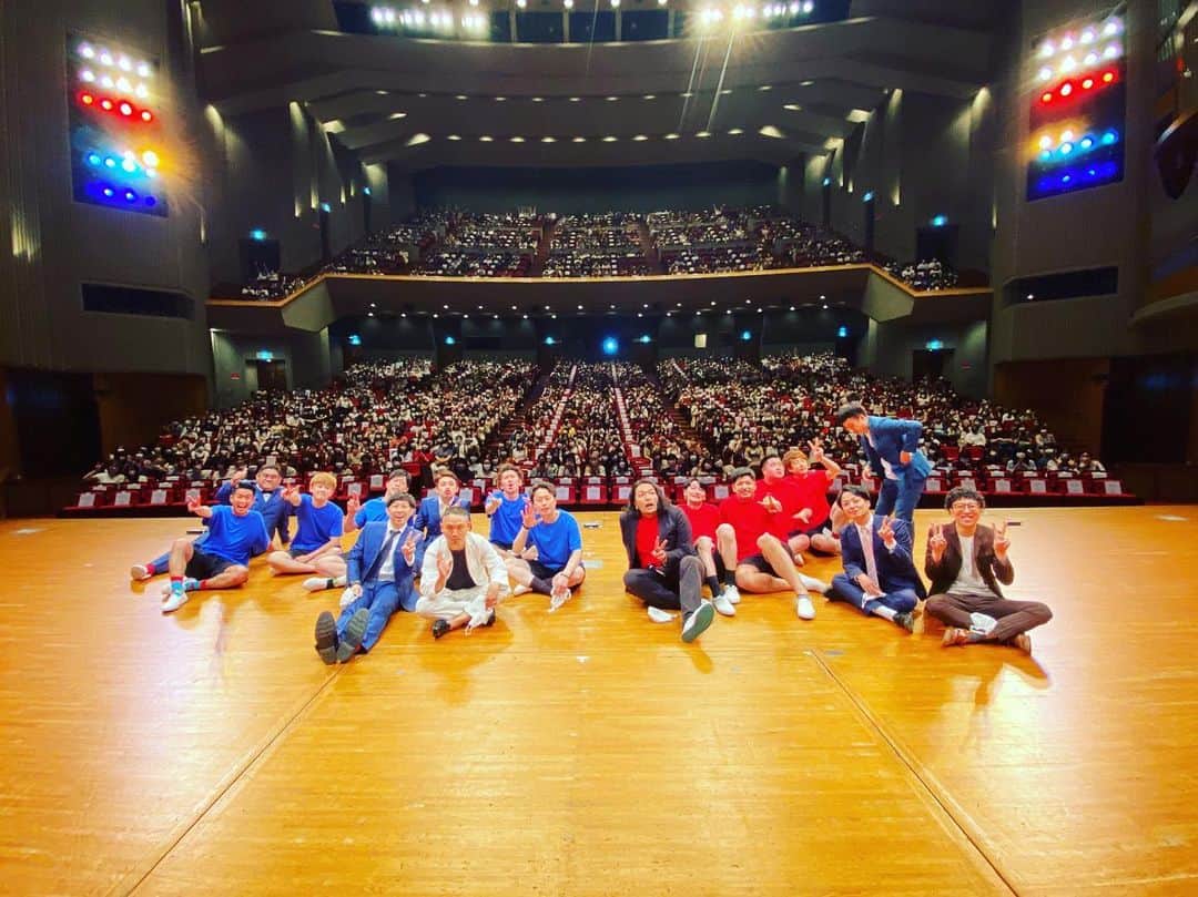 盛山晋太郎のインスタグラム：「見取り図寄席@小倉  お笑いは是非、生でご覧頂きたいです〜！ 一瞬でも見取り図のチケット買ってみよかな、と思ってくれた皆様本当に感謝しております！一生「余裕で会える芸人」なのでまた劇場でお待ちしてます！  #見取り図寄席 #小倉 #次は名古屋と東京 #北九州サイコー」