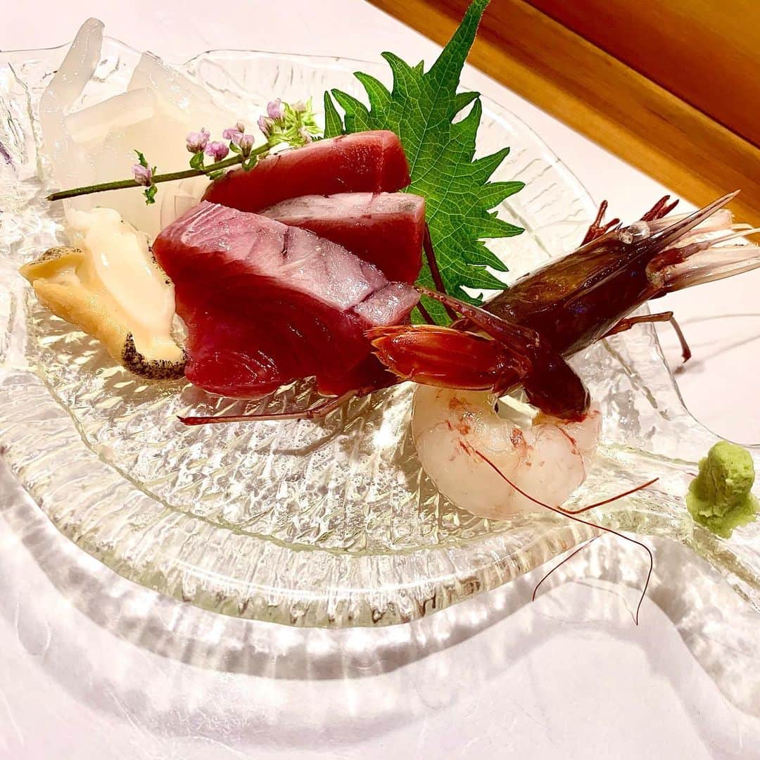 夏木マリさんのインスタグラム写真 - (夏木マリInstagram)「#sushi  #sendai  #season #旨い #地元飯  と言うわけで.... 昨夜のお鮨🍣  ほや、美味しかったな......」6月20日 13時38分 - mari_natsuki